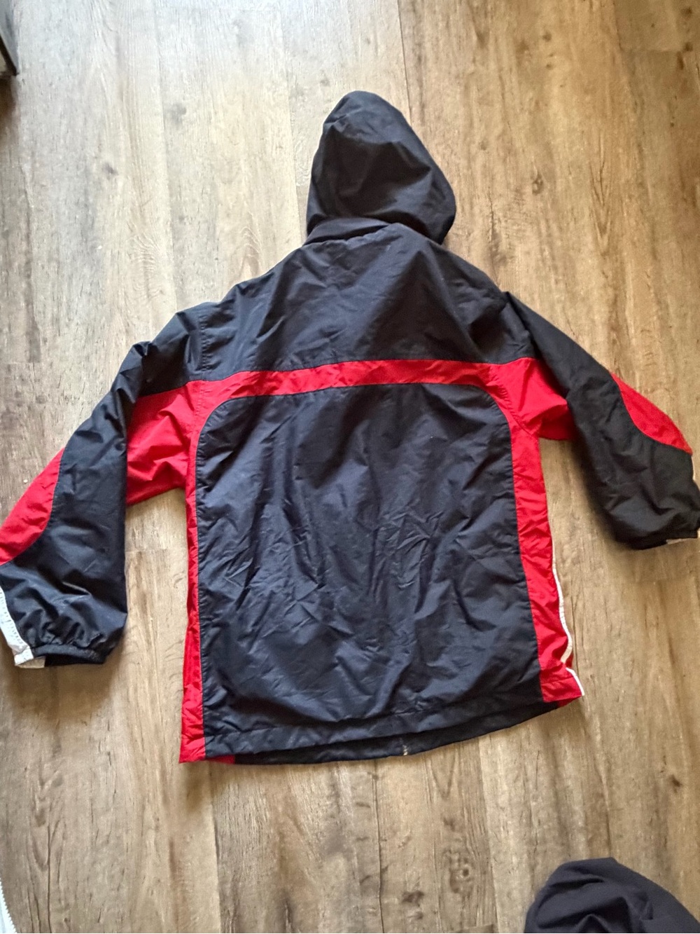 Nike Kids Xl Black, Red & White Sport heavy windbreaker Jacket - Picture 2 of 4